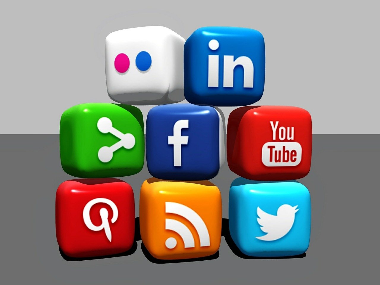Imagem com as logomarcas das principais redes sociais.